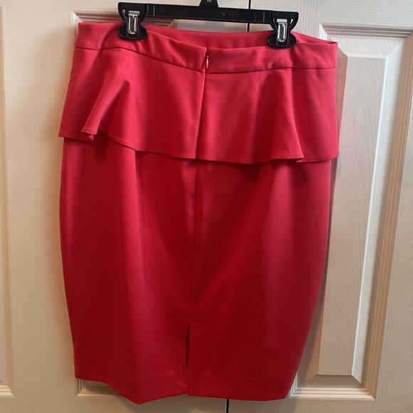 Express salmon colored skirt size 8 - Picture 2 of 7